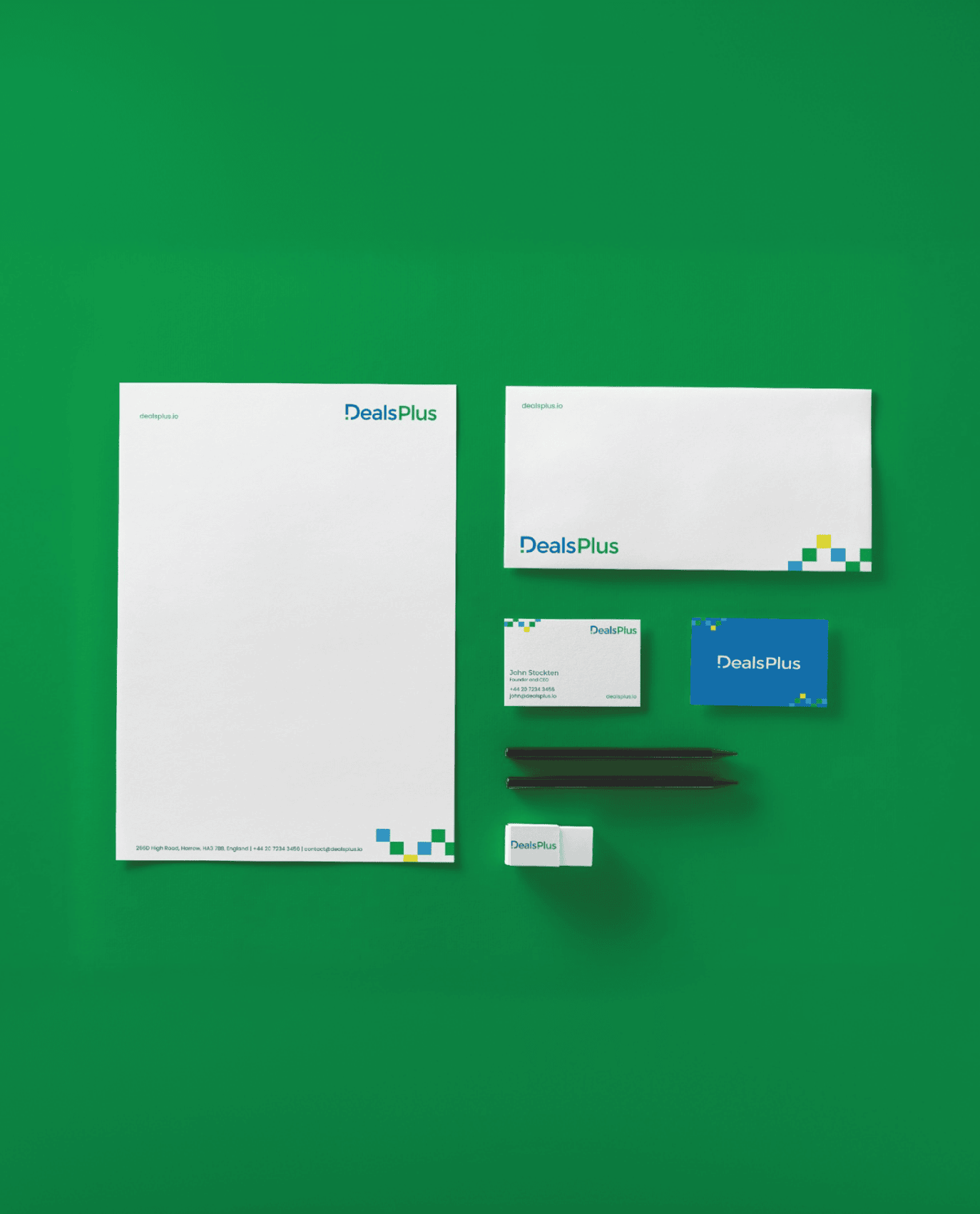 DealsPlus letterpad on green background